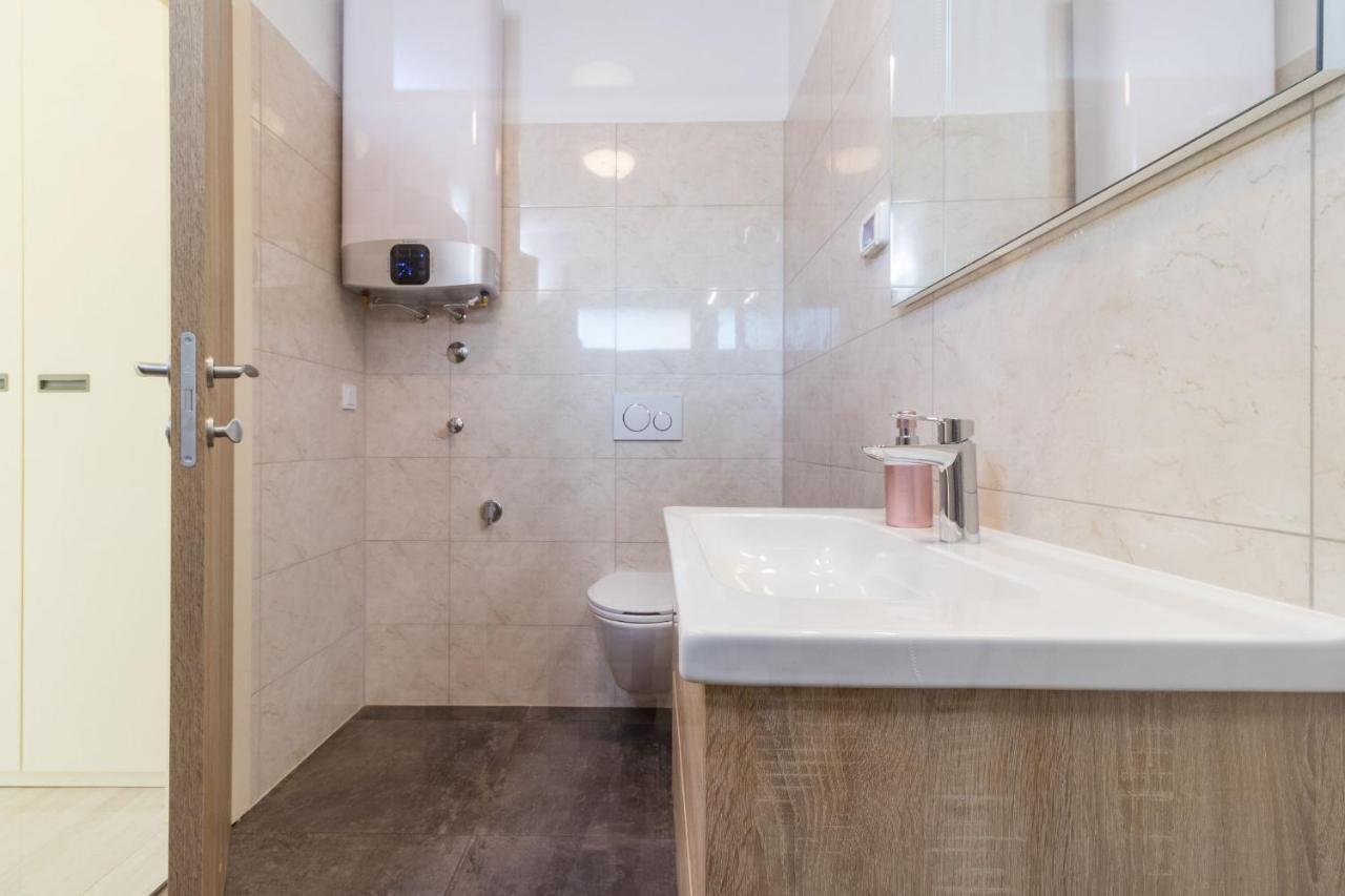 Garden Apartment Медулин Екстериор снимка