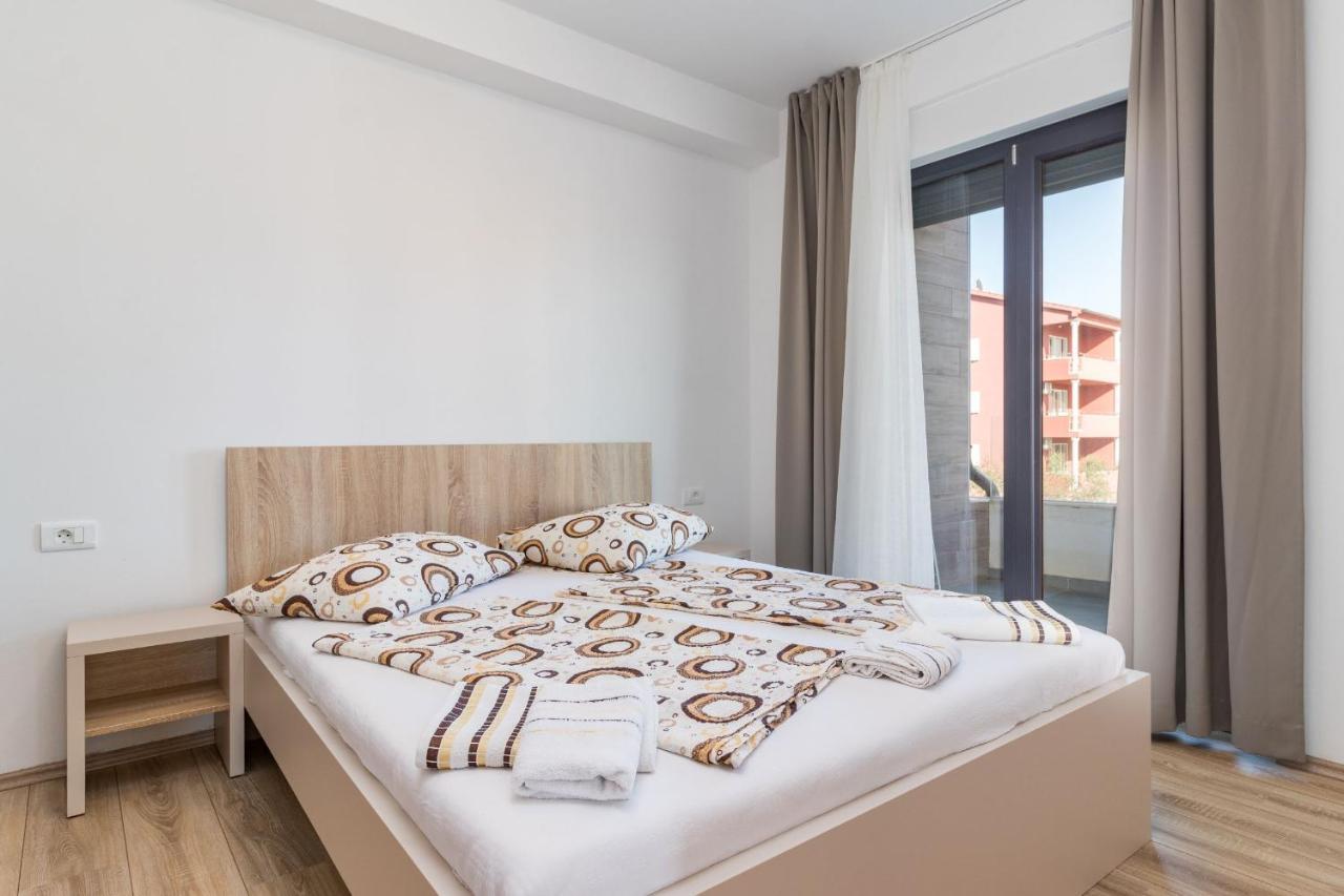 Garden Apartment Медулин Екстериор снимка