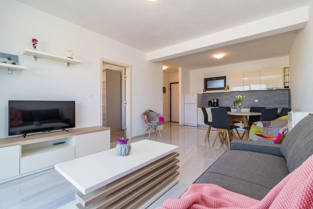 Garden Apartment Медулин Екстериор снимка