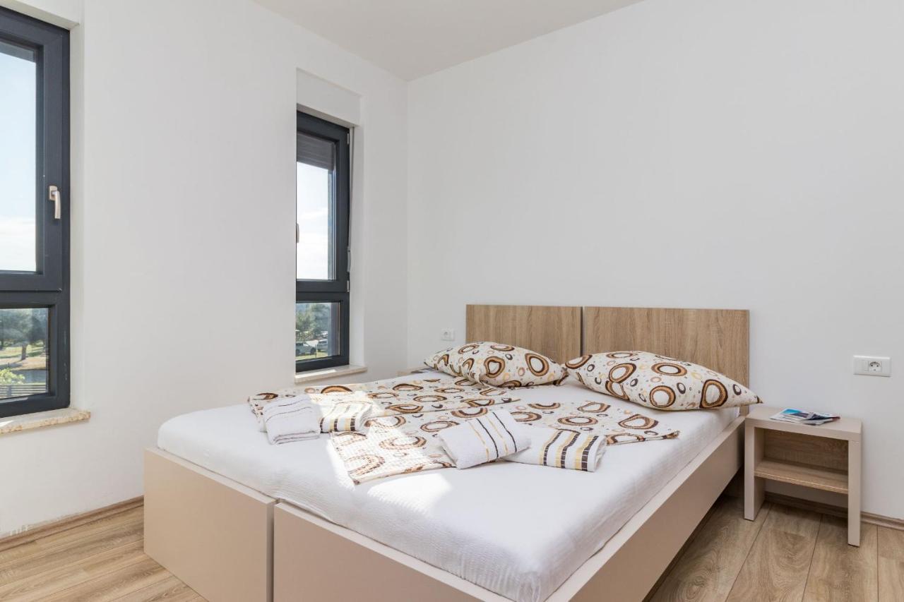 Garden Apartment Медулин Екстериор снимка